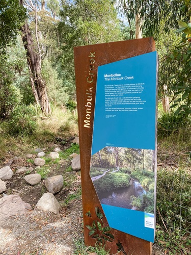 Monbulk Creek (Monbolloc)