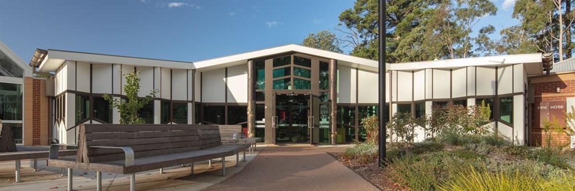 Montrose Town Centre entrance