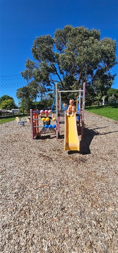 Elements on small/lower play equipment