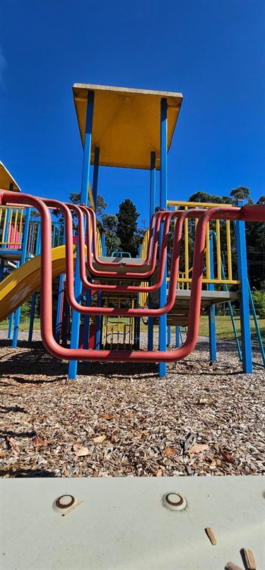 Climbing ladder with square rungs