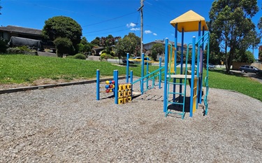 Tower with climbing elements