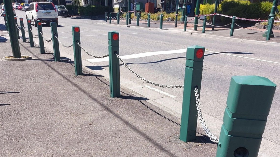 Painted bollards in Healesville (Ryrie Ward)