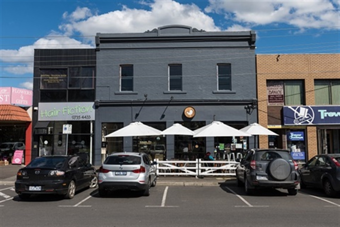 Lilydale main street cafes